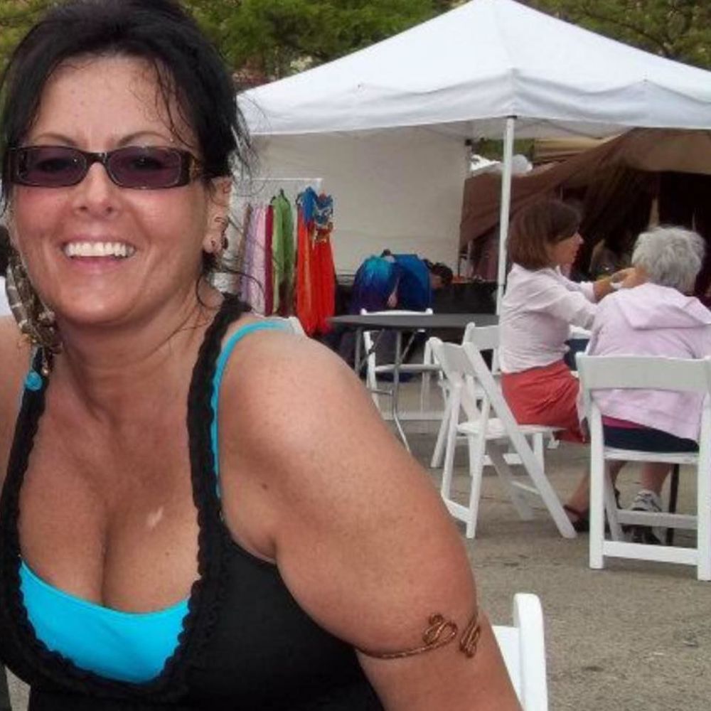 Meet your Posher, Debi